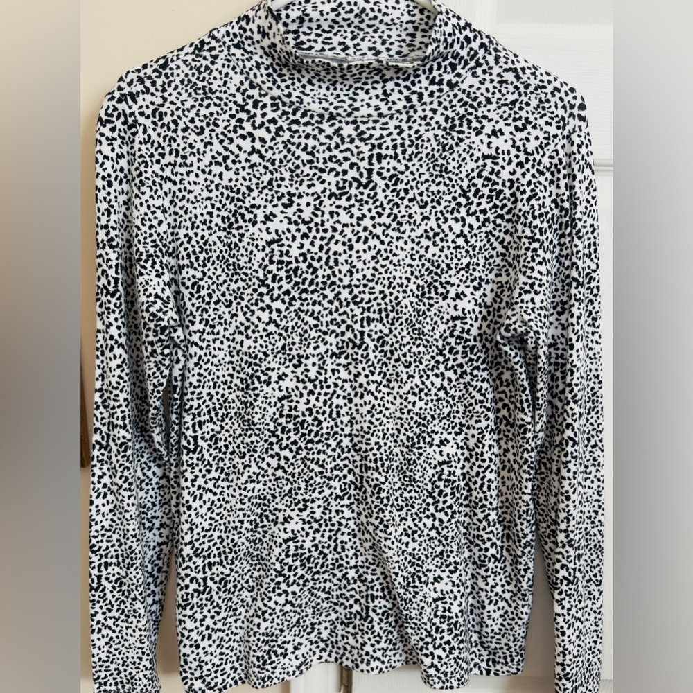 Croft & Barrow 100% Cotton‎ Zebra Print Woman’s Medium Long Sleeve Top